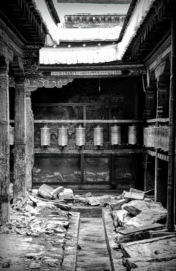 བོད་ཀྱི་དགོན་པ་འཁོར།: Tibetan Monastery Prayer Wheel - NatGeo YourShot Giclee / Colored / 8 x 10 Tracy McCrackin Photography Wall art - Tracy McCrackin Photography