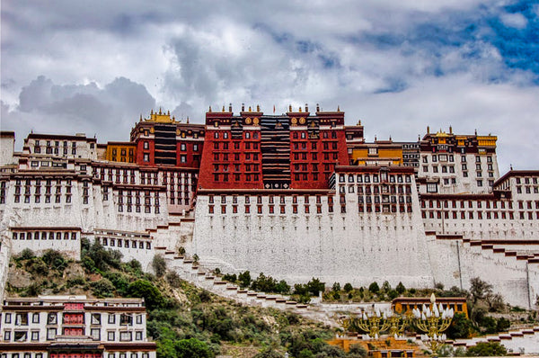 པོར་ཏོ་ལ་པ་ལྟ་ཁབ། (Pöta La Ta Khab): Portola Palace A Sanctuary on High Giclee / Colored / 8 x 10 Tracy McCrackin Photography Wall art - Tracy McCrackin Photography