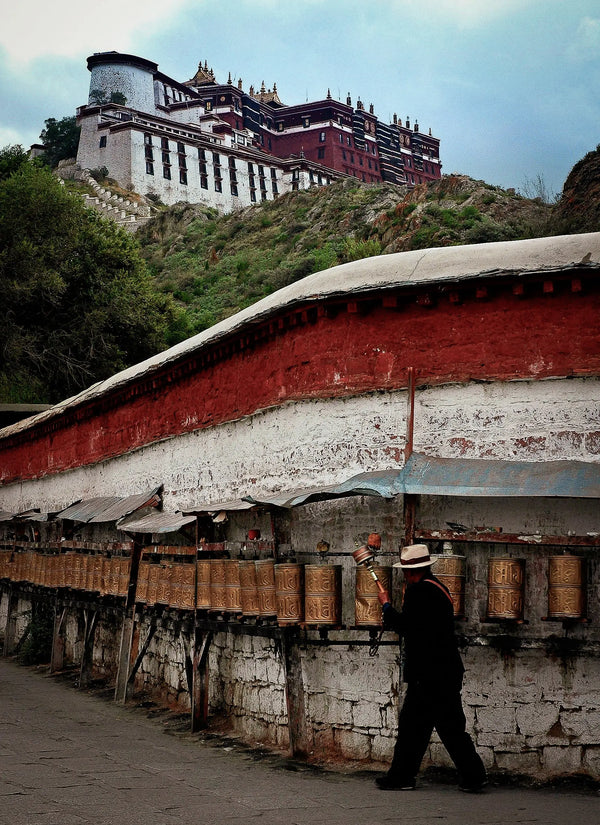 བོད་པའི་མགོ་བོ་གྲུབ།: Tibetan Man's Devotion Giclee / Colored / 8 x 10 Tracy McCrackin Photography Wall art - Tracy McCrackin Photography