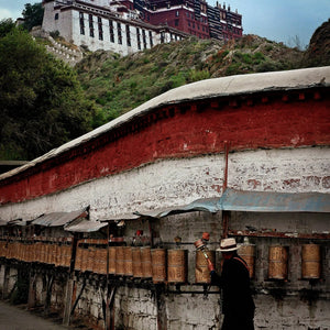 བོད་པའི་མགོ་བོ་གྲུབ།: Tibetan Man's Devotion Giclee / Colored / 8 x 10 Tracy McCrackin Photography Wall art - Tracy McCrackin Photography
