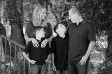 Load image into Gallery viewer, family-love-looking-at-mom Giclee / Colored / 5 x 7 Tracy McCrackin Photography - Tracy McCrackin Photography