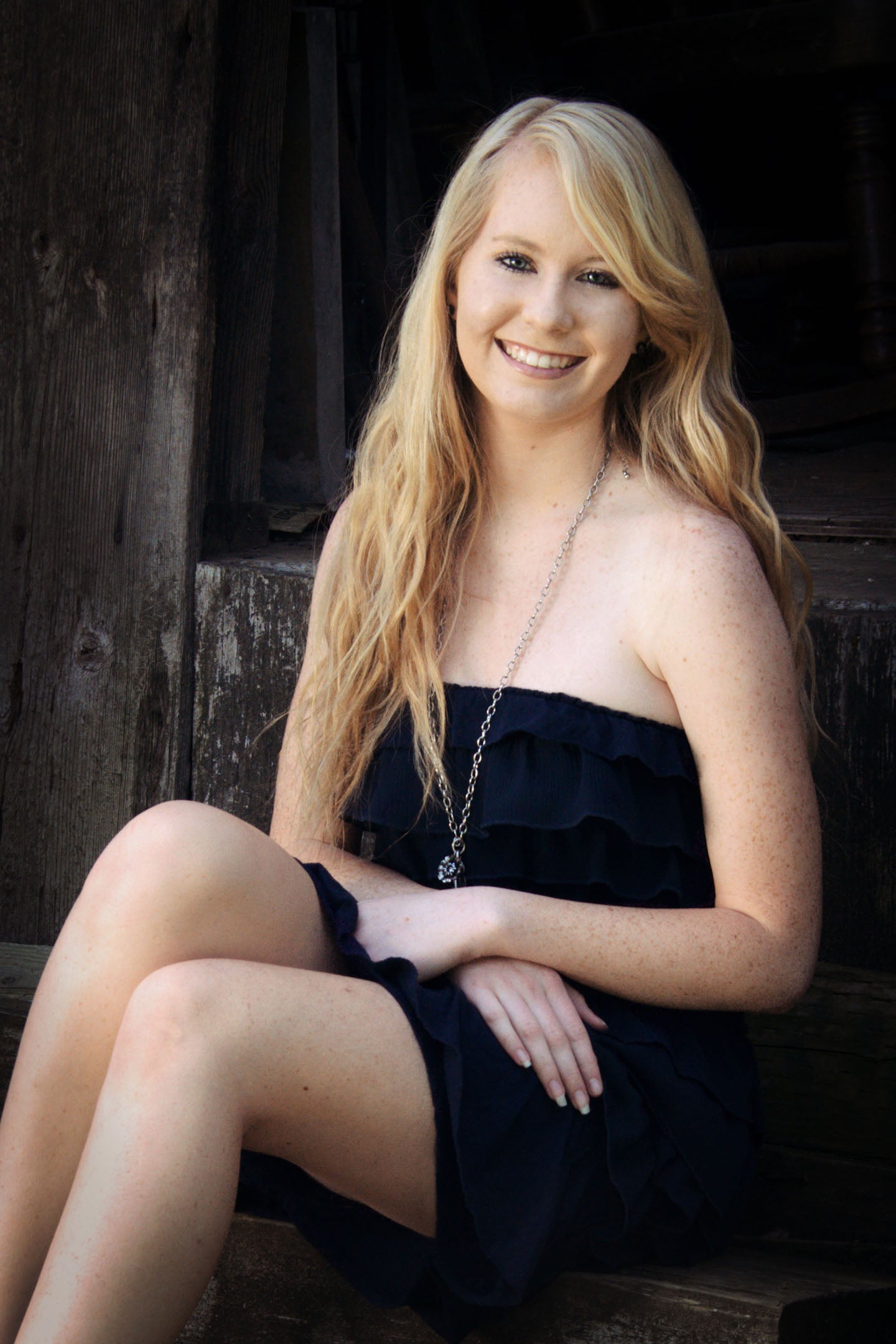 vintage-blonde-girl-near-barn Giclee / Colored / 5 x 7 Tracy McCrackin Photography - Tracy McCrackin Photography
